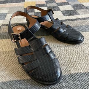 Atmosphere blue fisherman sandals size 9